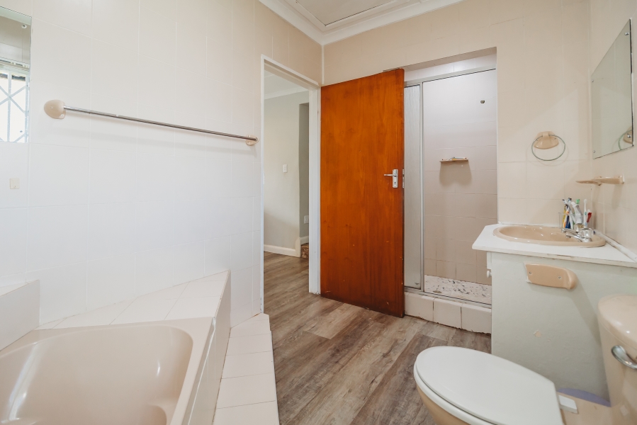 4 Bedroom Property for Sale in Loerie Park Western Cape